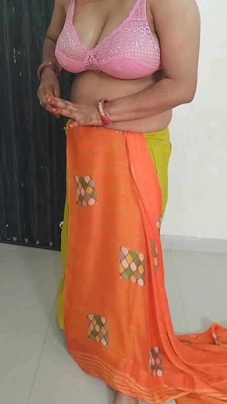 Youtuber Apurva mom 10