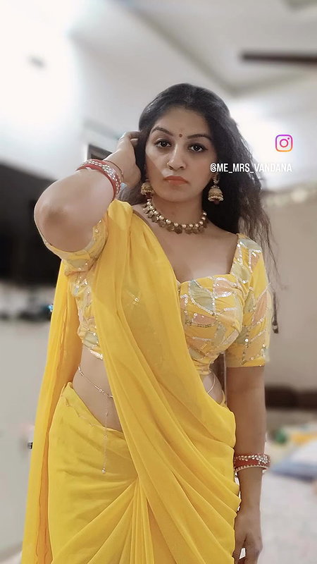 Youtuber Vandhana 15