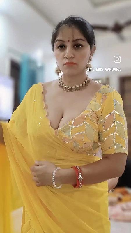 Youtuber Vandhana 15