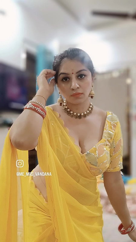 Youtuber Vandhana 15