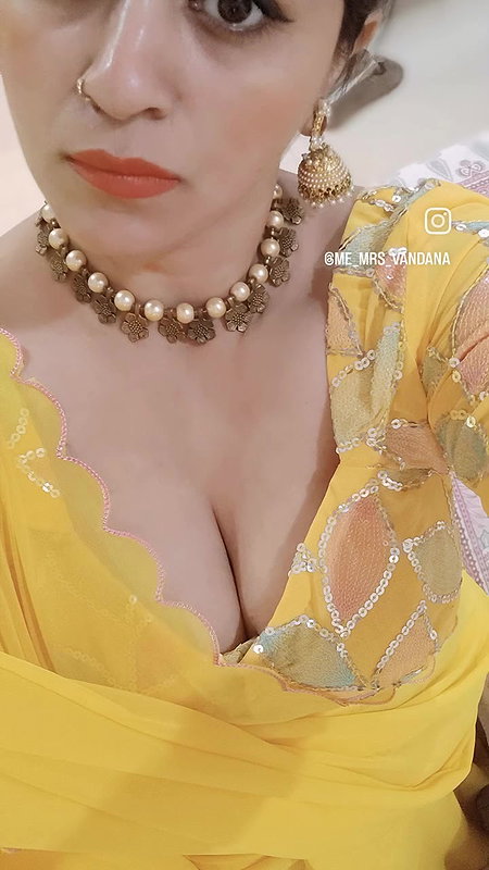 Youtuber Vandhana 15