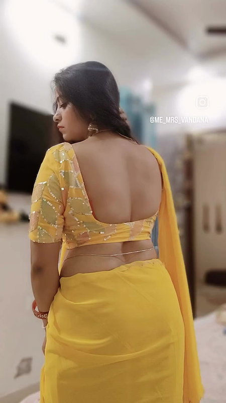 Youtuber Vandhana 15