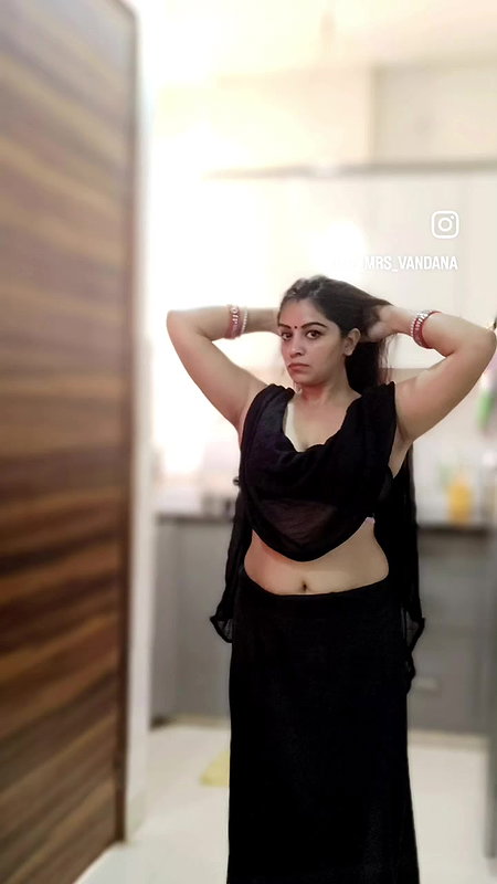 Youtuber Vandhana 18