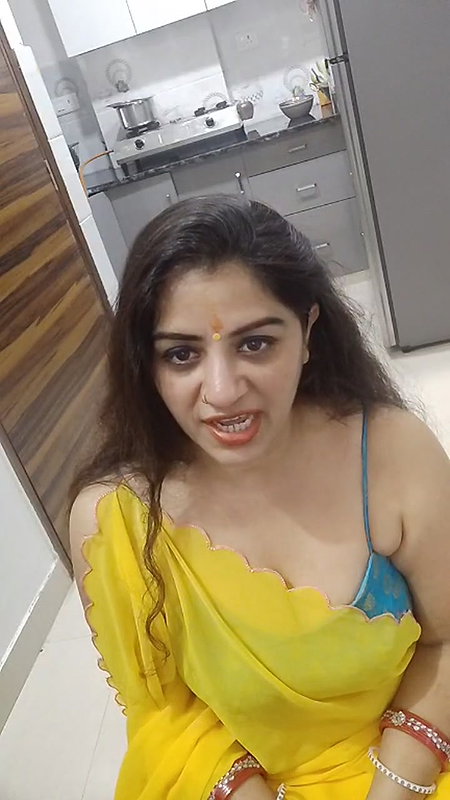 Youtuber Vandhana 44