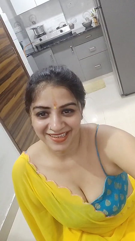 Youtuber Vandhana 44