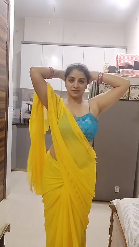 Youtuber Vandhana 44