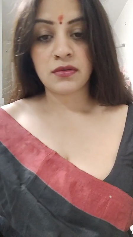 Youtuber Vandhana 21