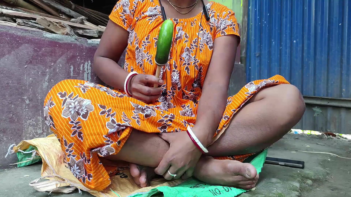 Bengali Audio Outdoor My Aunty Vegetable Sex ft Dogrupali69 by B