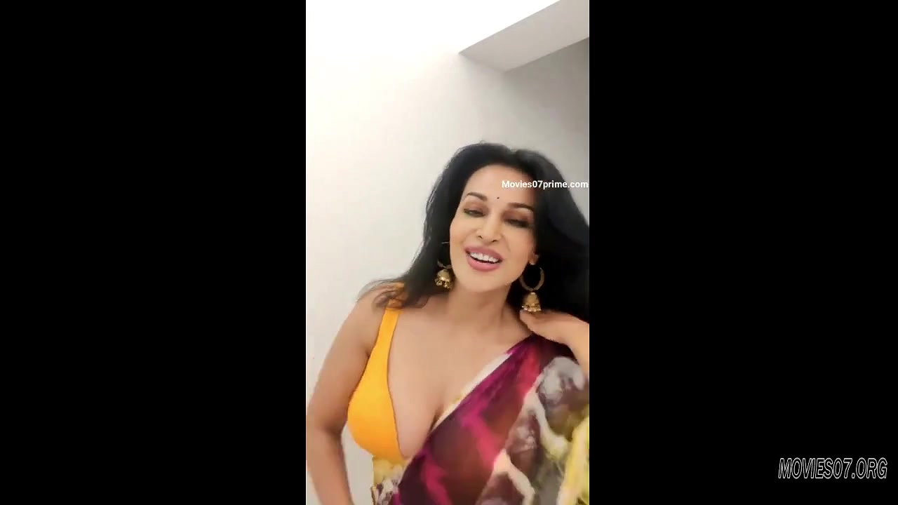 sizling saree night flora saini eng 720p