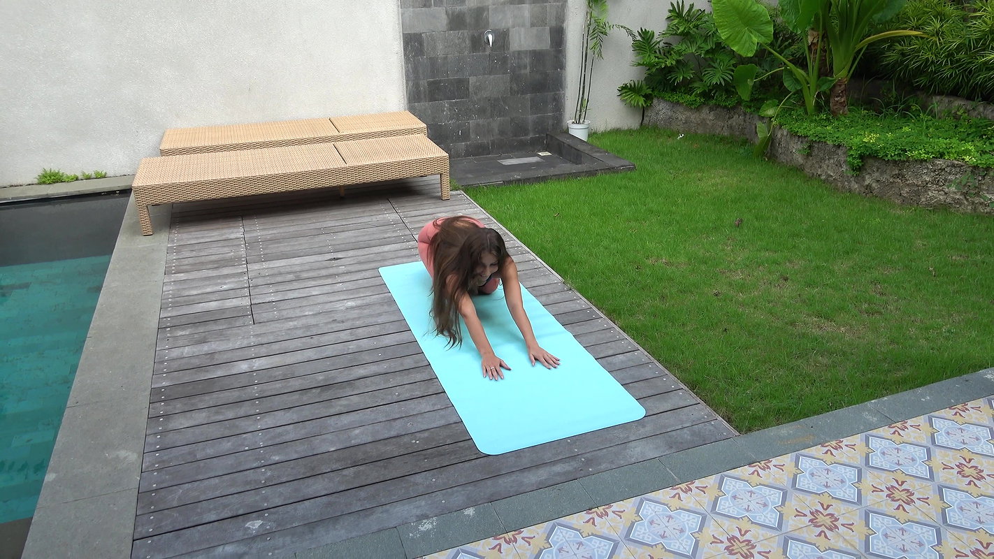 4Kriss Kiss Stepsister Fucked After Yoga
