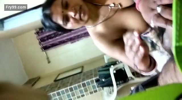 Bhabhi shaving hubby’s dick hairs