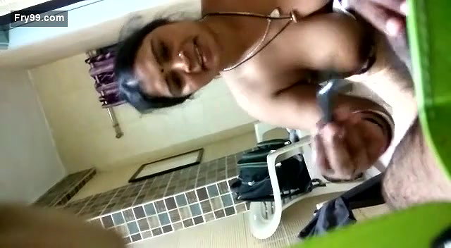 Bhabhi shaving hubby’s dick hairs