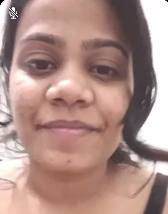 Naughty Desi girl showing her black ass hole