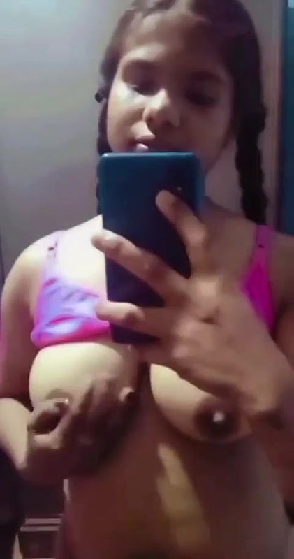 Cute desi girl showing big boobs and hairy pussy