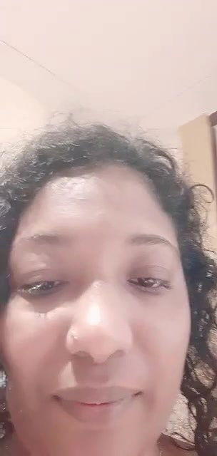 Mallu bhabhi showing