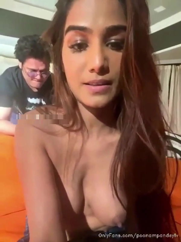 Poonam Pandey live With Sam