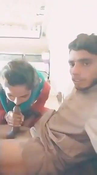 Cheater bhabhi giving handjob to devar with clear punjabi