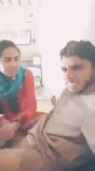 Cheater bhabhi giving handjob to devar with clear punjabi