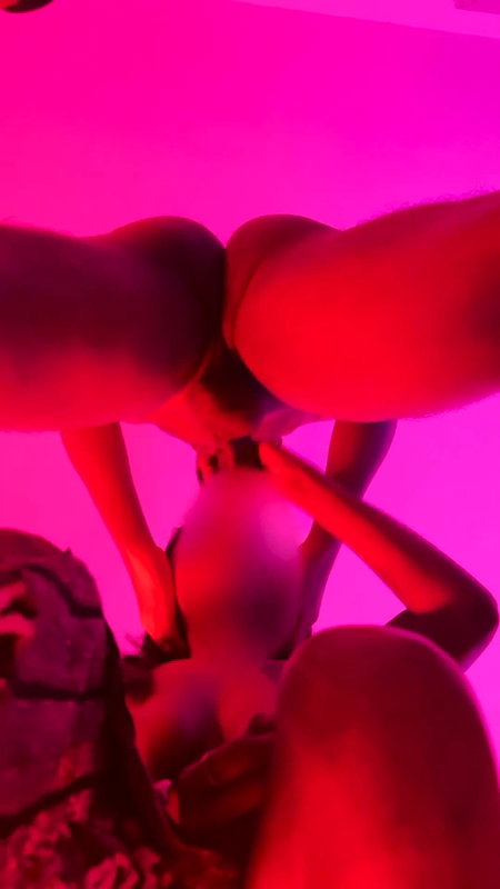 Sexy wife kisses and bend down in her knees for deep suck