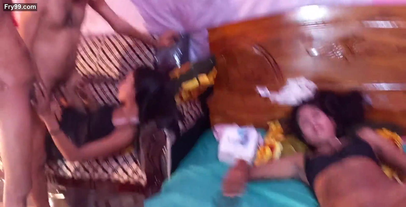 Desi Bengali 18yrs sexy girls having foursome sex porn video At home sex
