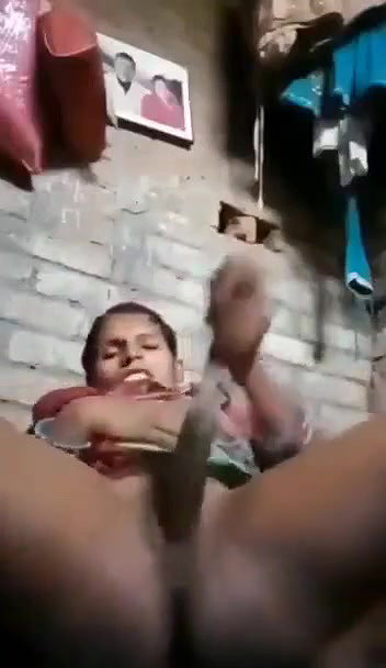 Unsatisfied Village Bhabi Masturbating