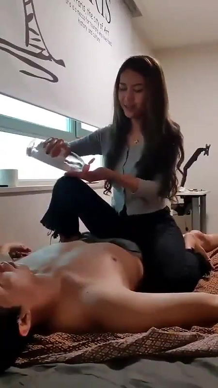 Sexy Masseur Girl Giving Handjob Fuck With Client Don’t Miss!!