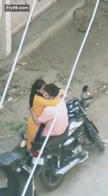 Outdoor on road 4 clips marge