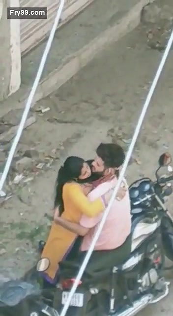 Outdoor on road 4 clips marge