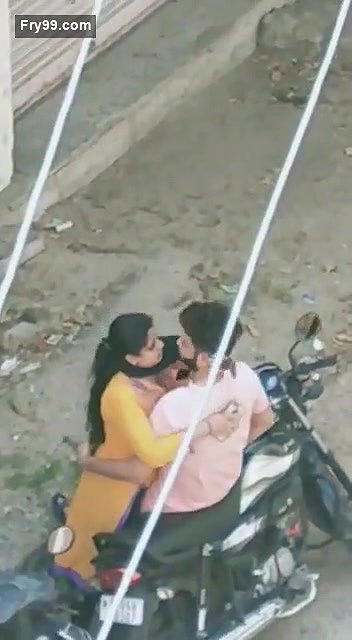 Outdoor on road 4 clips marge