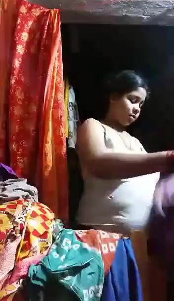 Desi beautiful bhabi very hot video.