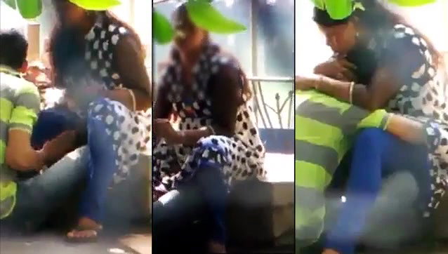 Desi Lovers in Park Pussy Finger Hard Caught