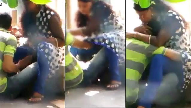 Desi Lovers in Park Pussy Finger Hard Caught