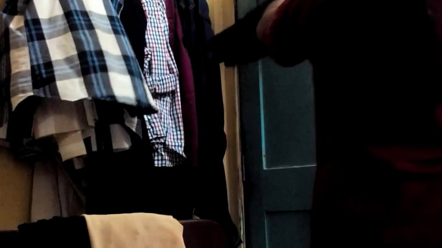 Desi Aunty Dress Change Captured by Neibour Guy Using Spycam