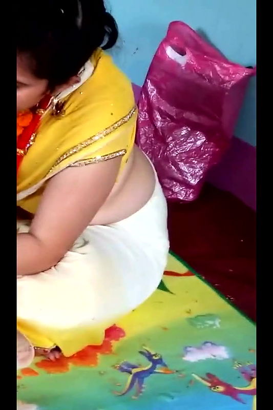 Hot Nepali Aunty boobs,Navel and milky tummy