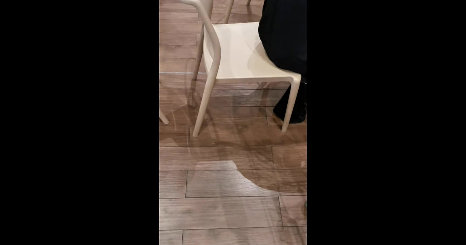 Ass crack in food court