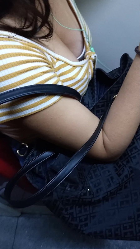Nice Cleavage show in bus