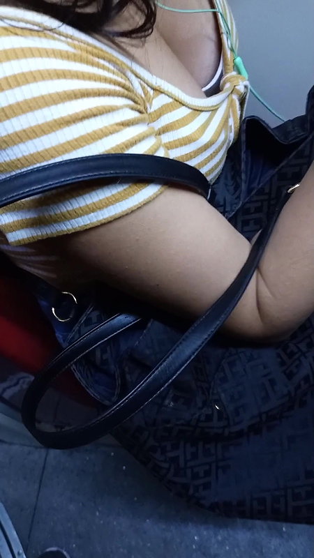 Nice Cleavage show in bus