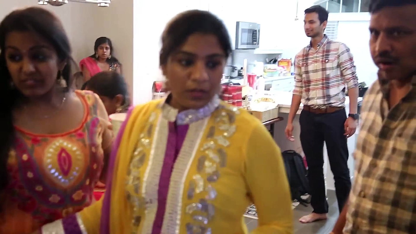 Cute Desi Girl Huge Cleavage