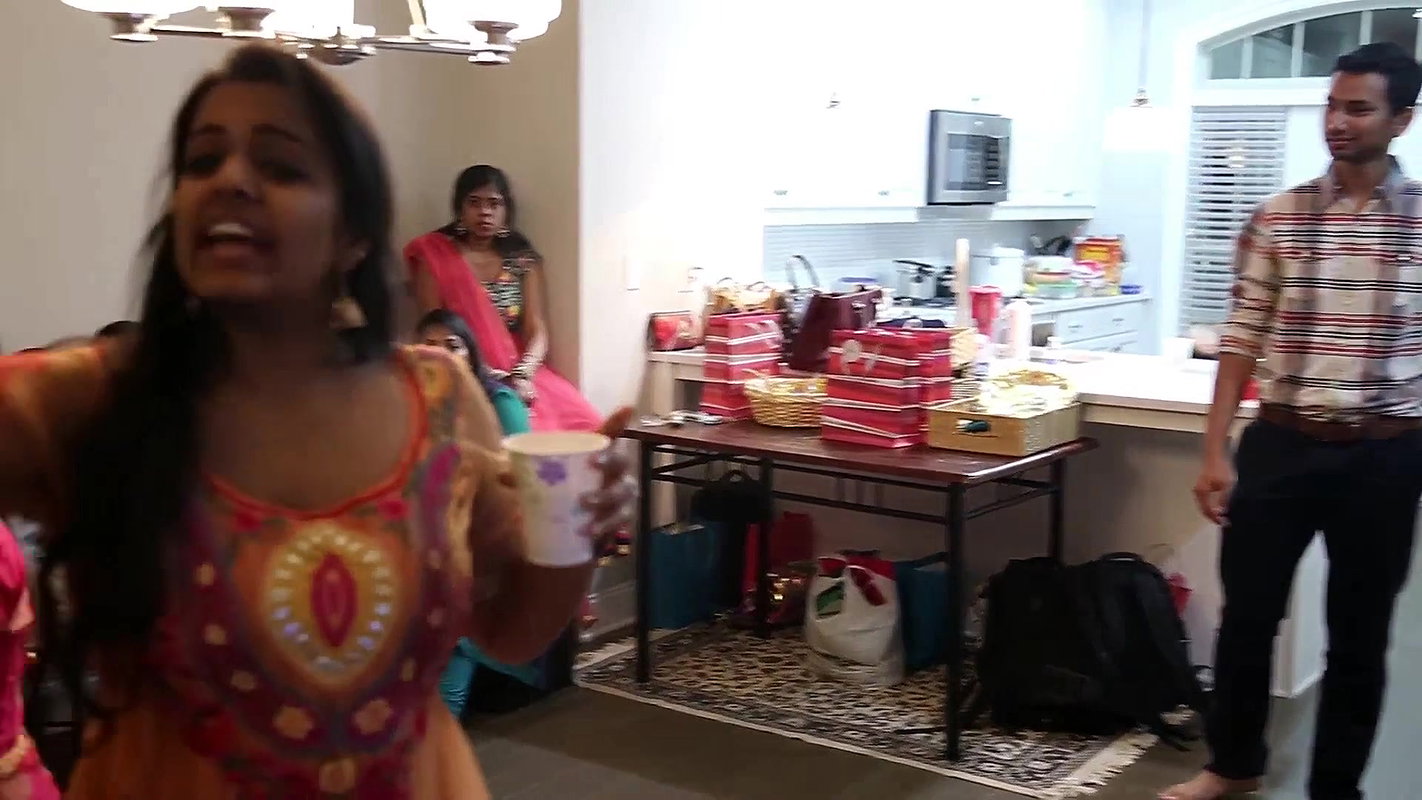 Cute Desi Girl Huge Cleavage