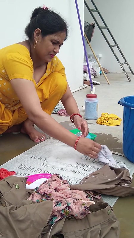 Aunty Big Boobs and cleavage 7