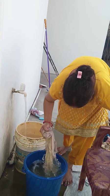 Aunty Big Boobs and cleavage 7