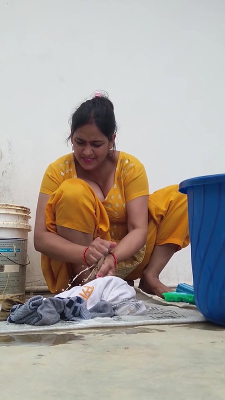 Aunty Big Boobs and cleavage 7