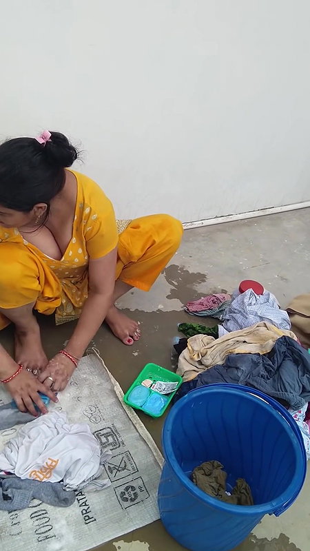 Aunty Big Boobs and cleavage 7