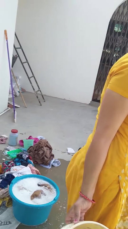 Aunty Big Boobs and cleavage 7