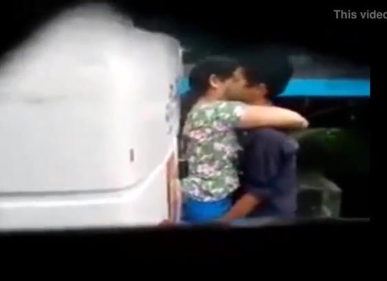 Lovers Fucking in Backside of Bus Depot Capture Hidenly