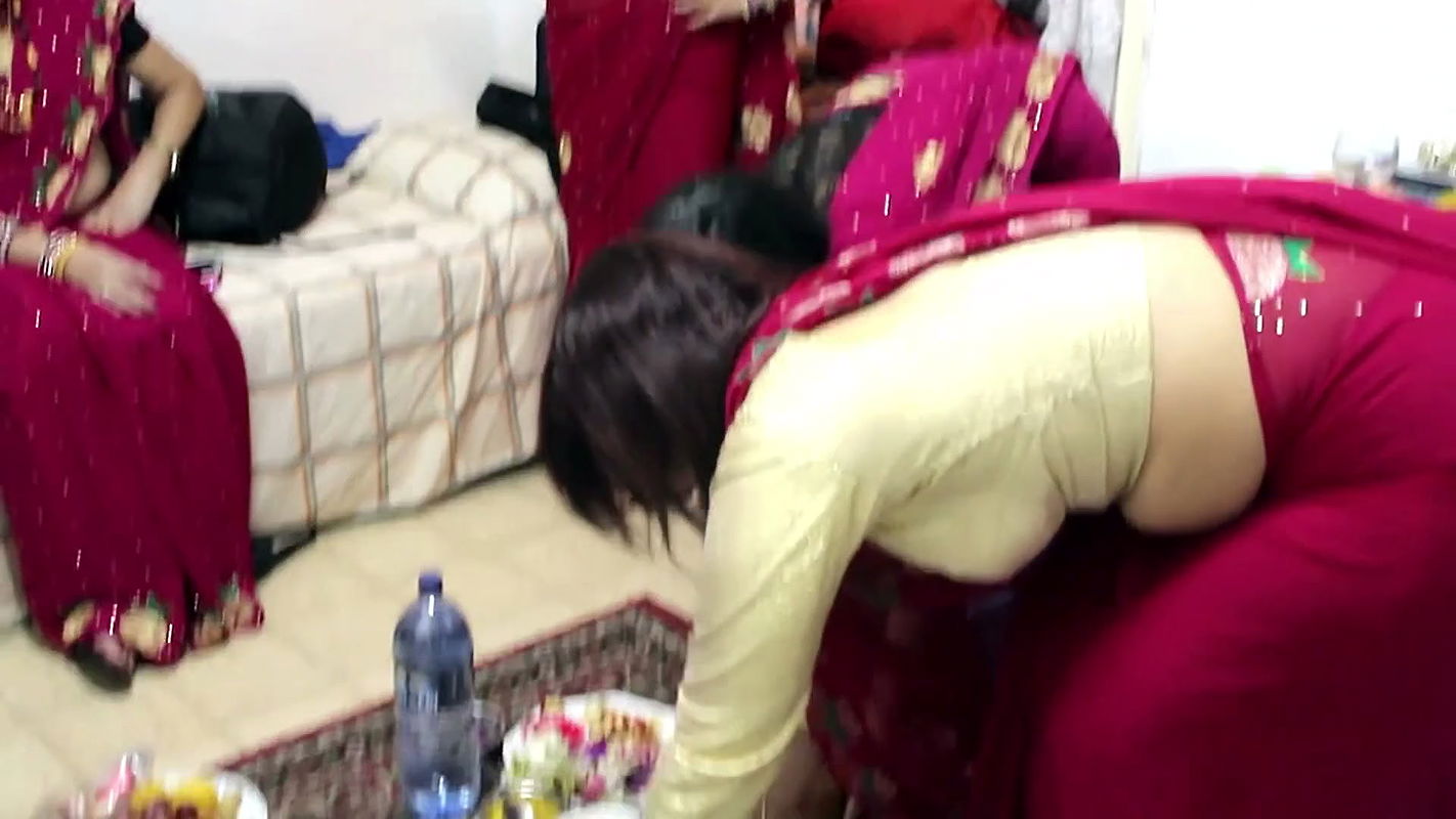 Nepali aunties big boobs,navel