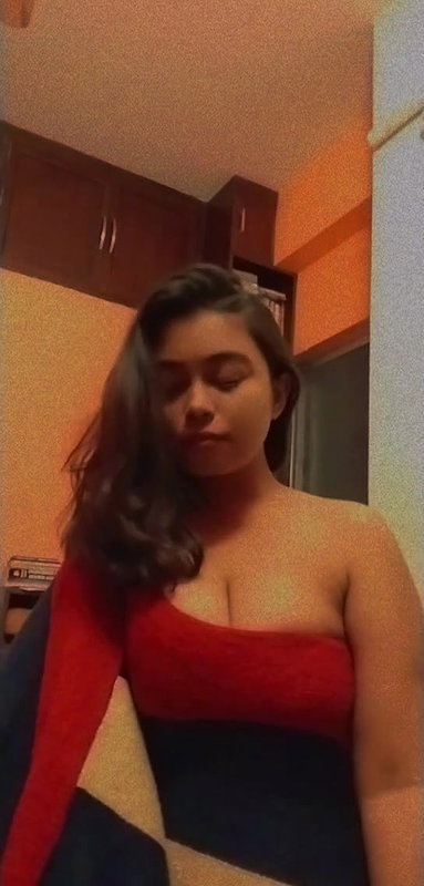 Beautiful Sexy Girl Showing Boobs
