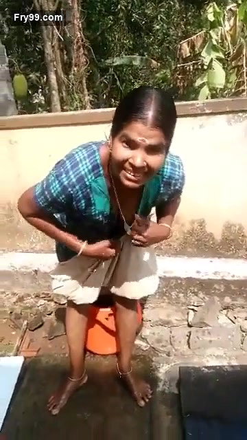 Mallu Maid Showing Her boobs for Owner