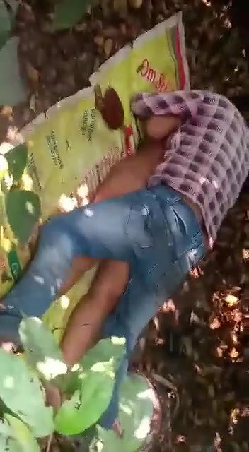 Cute Desi girl OutDoor Fucking With Lover Caught