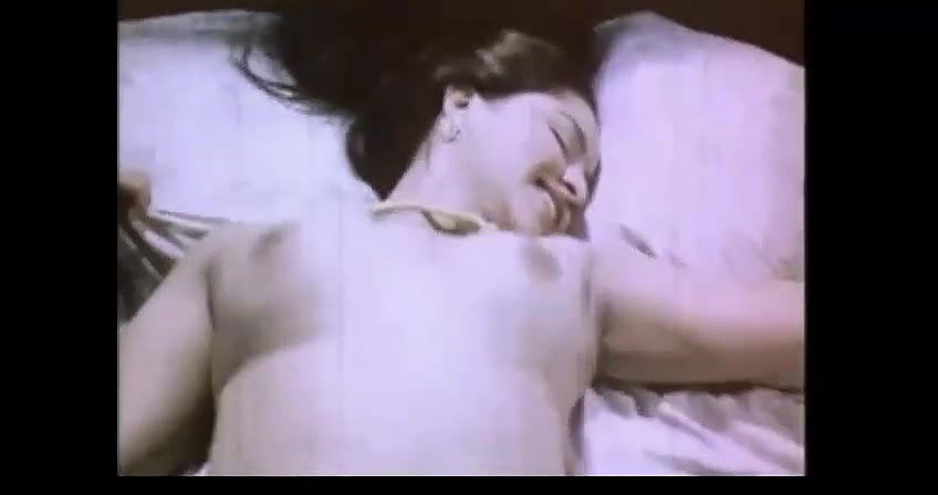 (output011)Desi hot old rare movie masala clip 3